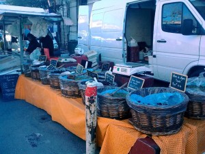 Markt in Apt - der Lieblings-Oliven- und-Käse-Händler